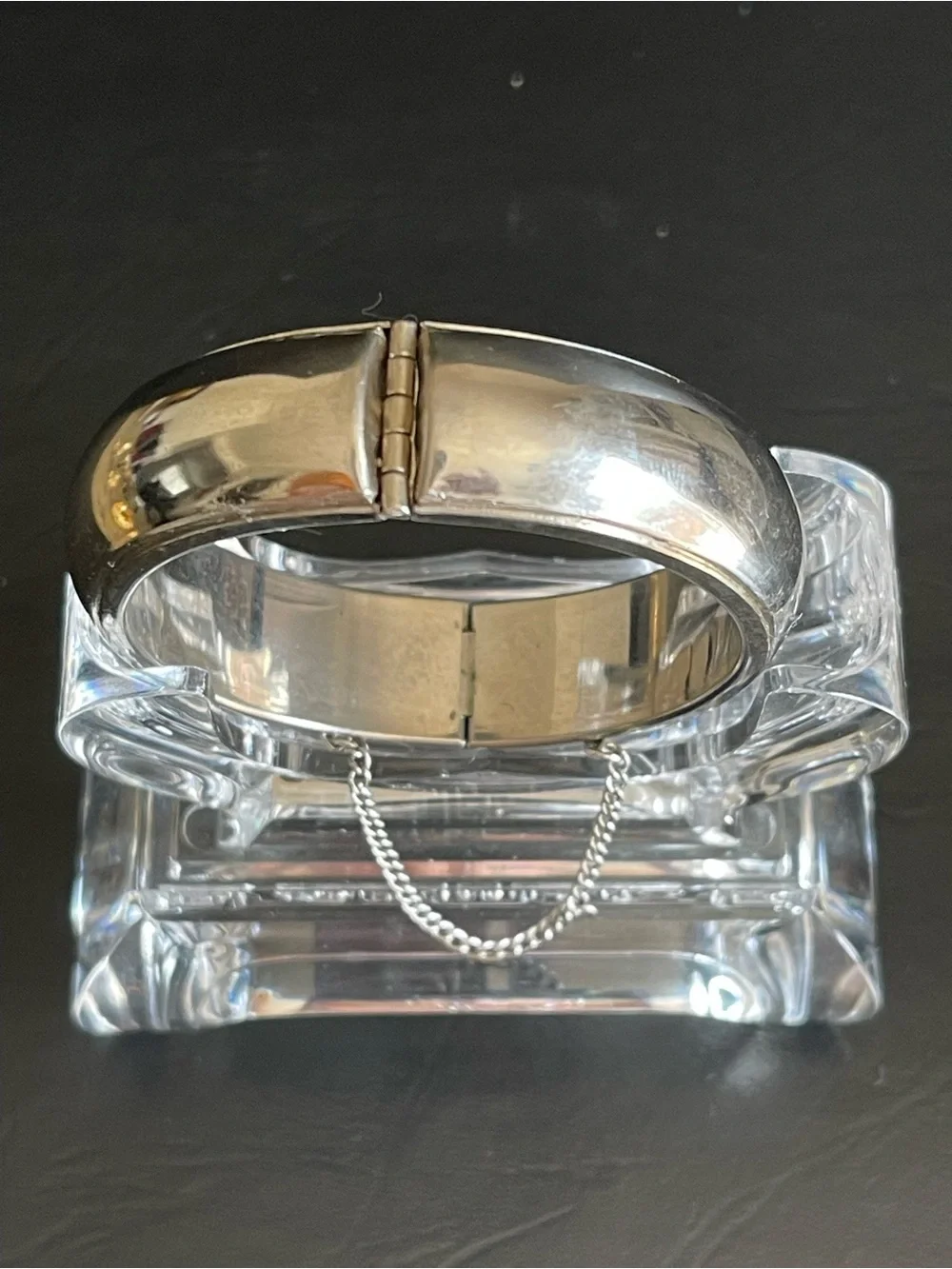 Vintage Polished Silver tone Hinged Bangle Bracelet.